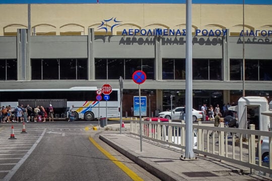 Έκτακτη προσγείωση αεροσκάφους στη Ρόδο – Υπήρξε ένδειξη μηχανικής βλάβης