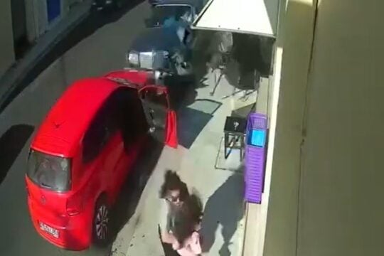 «Δεν έχω τρακάρει ποτέ, εγώ οδηγώ πολύ προσεκτικά»: Τι λέει ο 75χρονος οδηγός του τρομακτικού τροχαίου στη Ναύπακτο