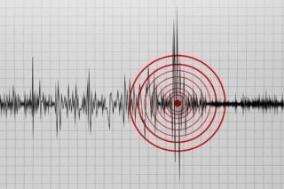 Τριπλή σεισμική δόνηση στην Εύβοια, 5,2 Ρίχτερ η ισχυρότερη – Ταρακουνήθηκε και η Αττική