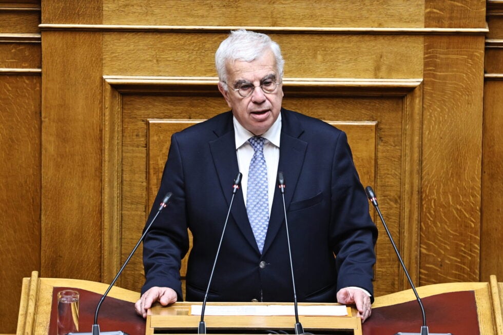 Ανασχηματισμός: Κώτσηρας στο Μεταφορών, Μαρκόπουλος στο ΥΠΟΙΚ, Σούκουλη στο ΥΠΕΝ και Χατζηβασιλείου στο ΥΠΕΞ