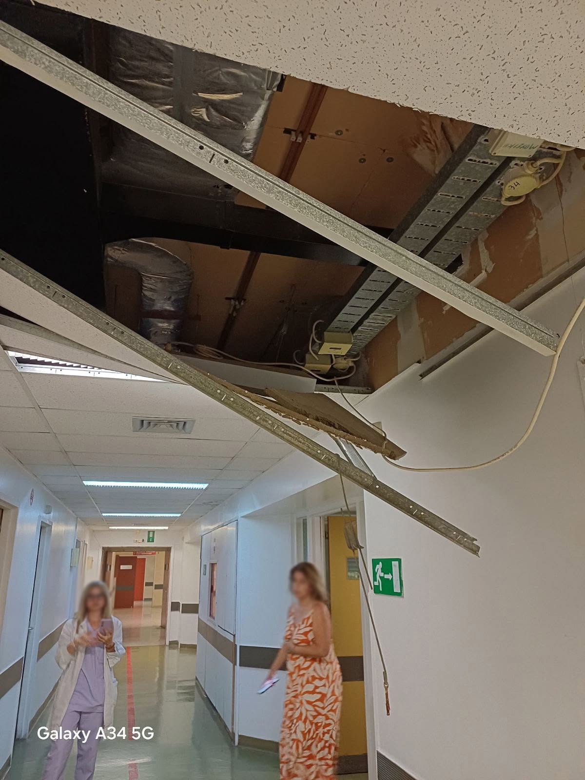 Θράσιο: Ξεκόλλησε ταβάνι πάνω από τα κεφάλια ασθενών – Αντίσ