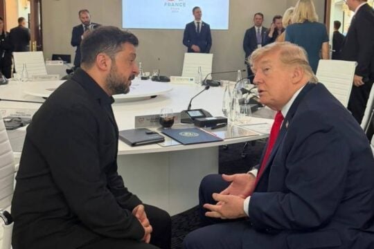 Τετ α τετ Τραμπ – Ζελένσκι στην G7: «Η Ρωσία πρέπει να έρθει σε συμφωνία»