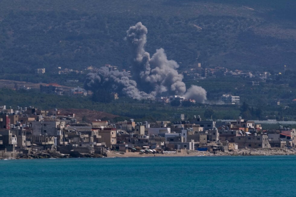 Το Ισραήλ βομβάρδισε την ιστορική πόλη της Τύρου στο Λίβανο σκοτώνοντας 8 ανθρώπους – Μιλάει ξανά για συμφωνία ο Τραμπ