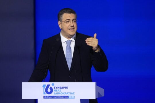 Τζιτζικώστας σε Μανιάτη: «Μόνο η κυβέρνηση υπεύθυνη για τον Οδοντωτό»