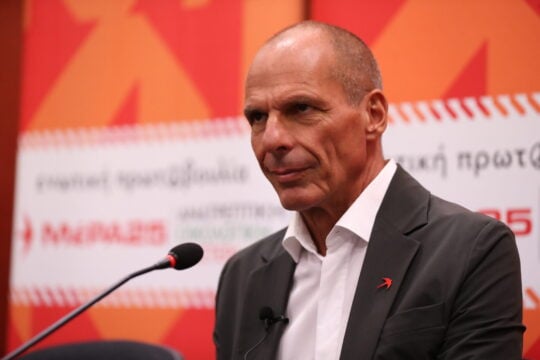 Βαρουφάκης για Τσίπρα: «Εξευτελίζει ανθρώπους που έκαναν τη βρωμοδουλειά για αυτόν»