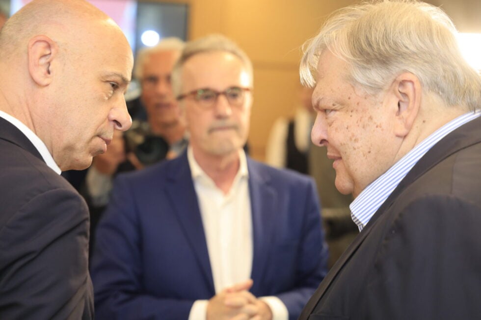 Μιχάλης Σάλλας: Η παρουσίαση του βιβλίου του για την ελληνική οικονομία – Παρόντες Παυλόπουλος, Σαμαράς, Καραμανλής, Βενιζέλος [εικόνες]