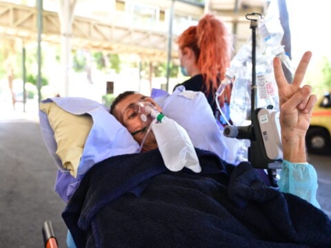 Προσφυγικά: Εκτάκτως στη ΜΕΘ του Ευαγγελισμού ο απεργός πείνας Αριστοτέλης Χαντζής