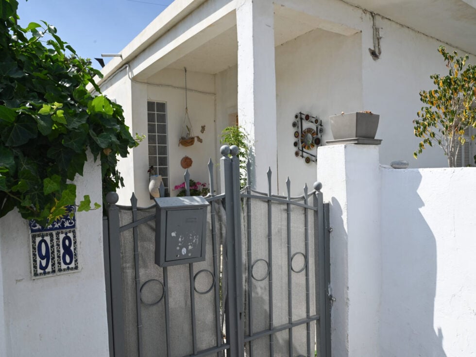 Διπλή δολοφονία στο Αίγιο: Νέα στοιχεία μετά την έρευνα στο σπίτι – Αύριο η κηδεία των δύο θυμάτων