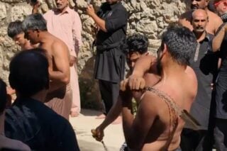 Βίντεο: Το αιματηρό έθιμο των σιιτών μουσουλμάνων [προσοχή: σκληρές εικόνες]