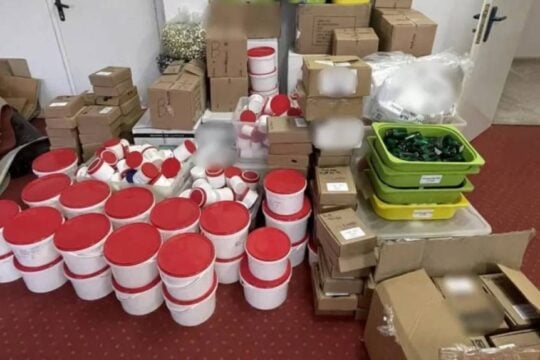 Χαλάνδρι: Ελεύθερος υπό όρους και εγγύηση 50.000 ευρώ ο φαρμακοποιός για το εργαστήριο ντόπινγκ