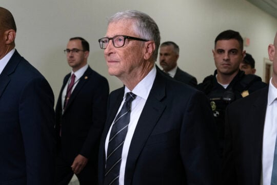 Στο Κογκρέσο ο Μπιλ Γκέιτς για το σκάνδαλο Έπστιν: «Με εκβίαζε για τις απιστίες μου» 