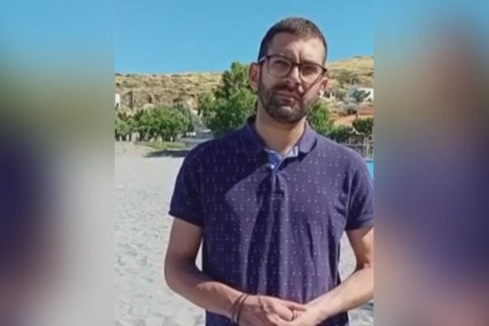 O δήμαρχος του Άγιου Ευστράτιου μιλάει για την μάχη με τον καρκίνο / MEGA / Glomex