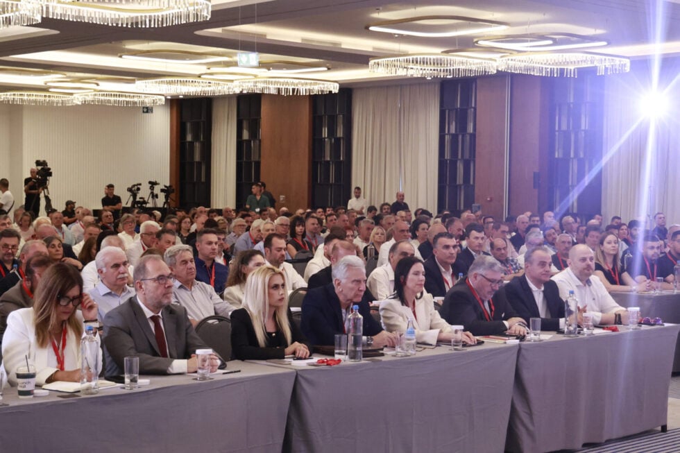 Αλέξης Τσίπρας στο Εθνικό Συμβούλιο της ΕΛΑΣ: «Με τη διαφθορά ή με την εντιμότητα;»