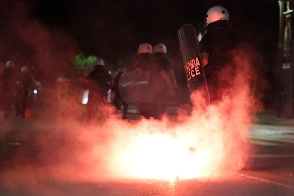 Επεισόδια στη Λάρισα έξω από το σπίτι του μεγαλομέτοχου της ΑΕΛ / larissanet.gr