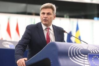 Φαραντούρης για νέο κανονισμό Ε.Ε. για τα μεταλλαγμένα: «Δεν θα ξέρουμε τι τρώμε»