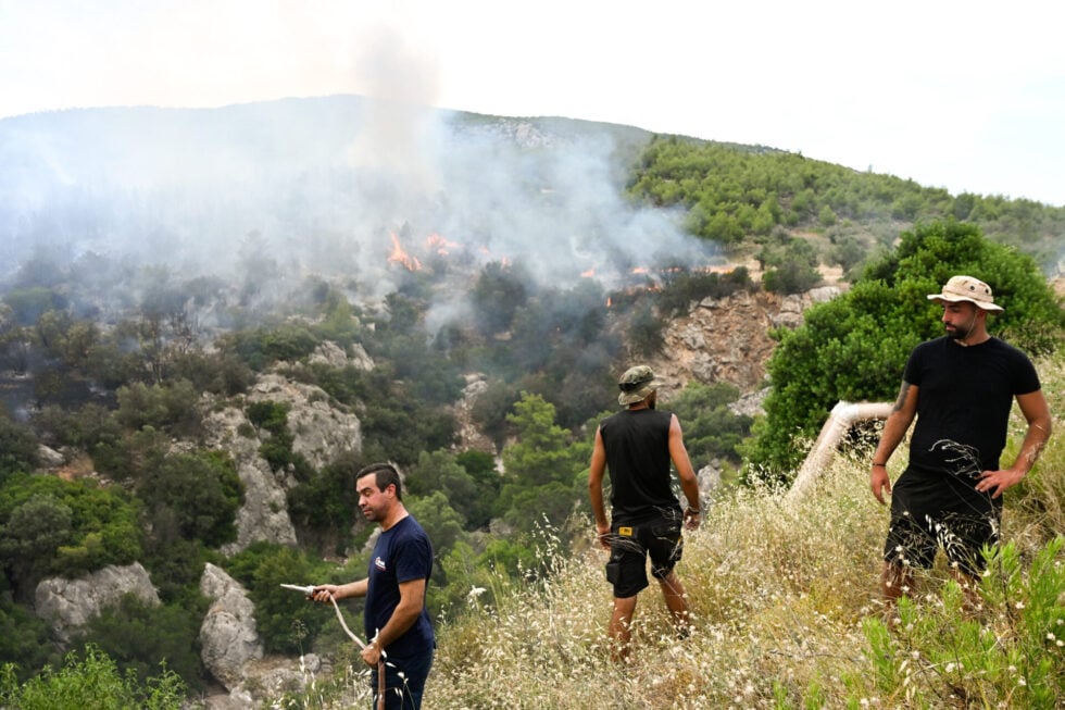 Τρεις συλλήψεις για τις πυρκαγιές σε Εύβοια, Ροδόπη και Βοιωτία
