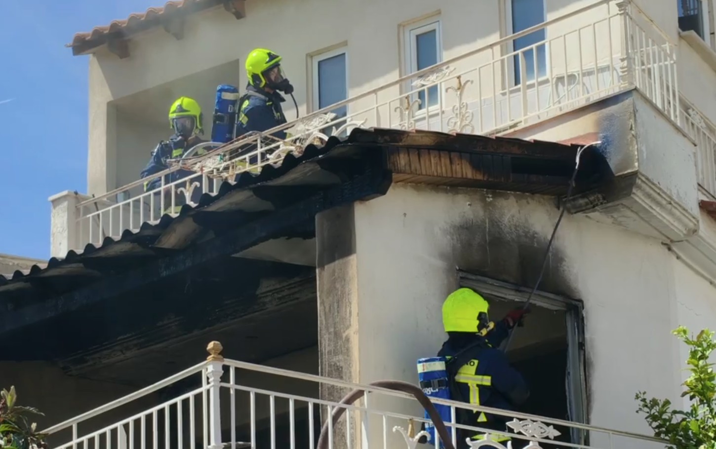 Φωτιά σε διαμέρισμα στον Κορυδαλλό: Απεγκλωβίστηκε σώος ο άνδρας – Πώς ξεκίνησε η πυρκαγιά