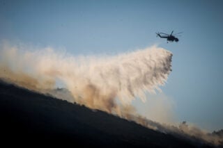 Φωτιά στον Ορχομενό – Στη μάχη έξι εναέρια μέσα