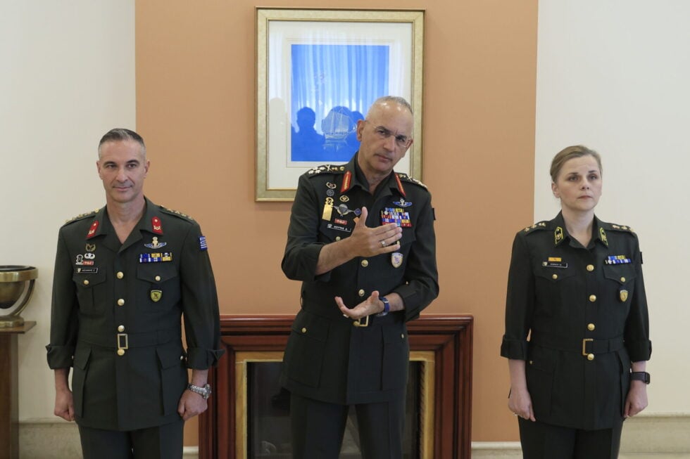 Ανέλαβε καθήκοντα η πρώτη γυναίκα εκπρόσωπος Τύπου του ΓΕΕΘΑ [εικόνες]