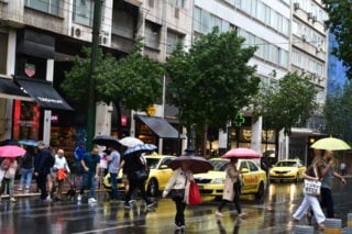 Στα σκαριά διήμερο κακοκαιρίας με καταιγίδες, ισχυρούς ανέμους και πτώση της θερμοκρασίας: Οι 6 περιοχές που θα πληγούν [χάρτες]