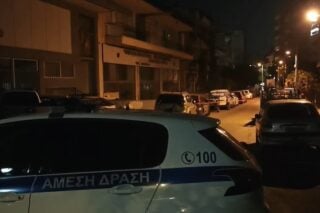 Ένας νεκρός μετά από άγρια συμπλοκή 10 ατόμων στην Καλλιθέα – 14 προσαγωγές [βίντεο]