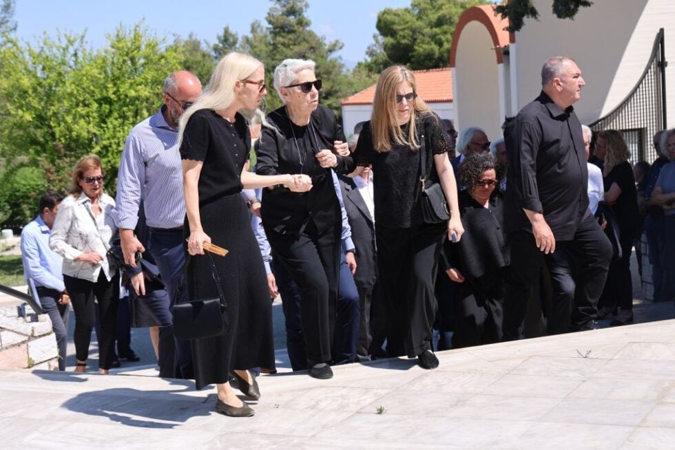 Το τελευταίο αντίο στον Γιώργο Σουφλιά: Παρόντες Μητσοτάκης, Καραμανλής και Παυλόπουλος [εικόνες]