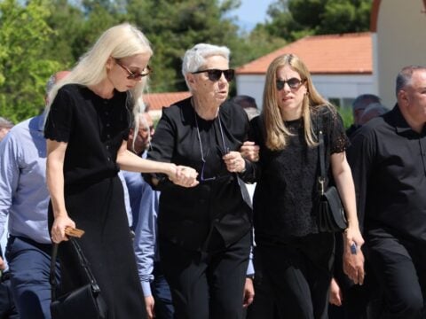 Η σύζυγος και οι κόρες του Γιώργου Σουφλιά (ΓΙΑΝΝΗΣ ΠΑΝΑΓΟΠΟΥΛΟΣ / EUROKINISSI)