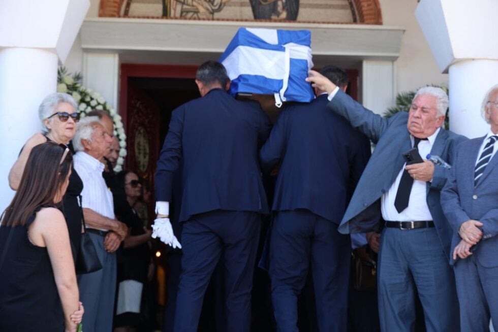 Το τελευταίο αντίο στον Γιώργο Σουφλιά: Παρόντες Μητσοτάκης, Καραμανλής και Παυλόπουλος [εικόνες]