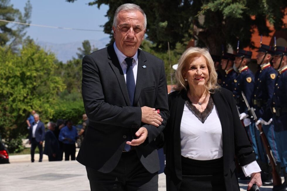 Το τελευταίο αντίο στον Γιώργο Σουφλιά: Παρόντες Μητσοτάκης, Καραμανλής και Παυλόπουλος [εικόνες]
