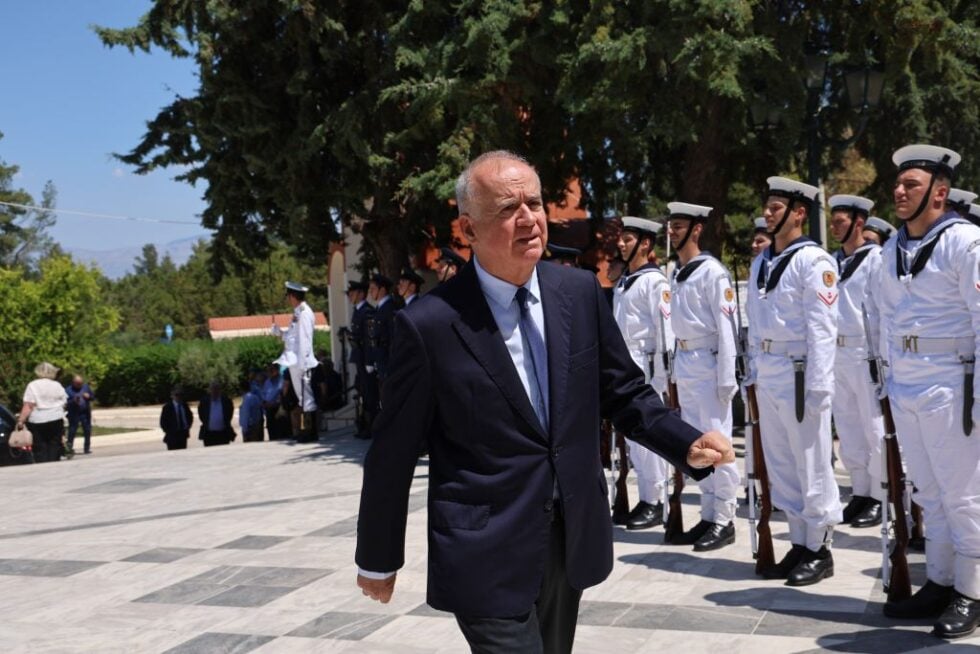 Το τελευταίο αντίο στον Γιώργο Σουφλιά: Παρόντες Μητσοτάκης, Καραμανλής και Παυλόπουλος [εικόνες]