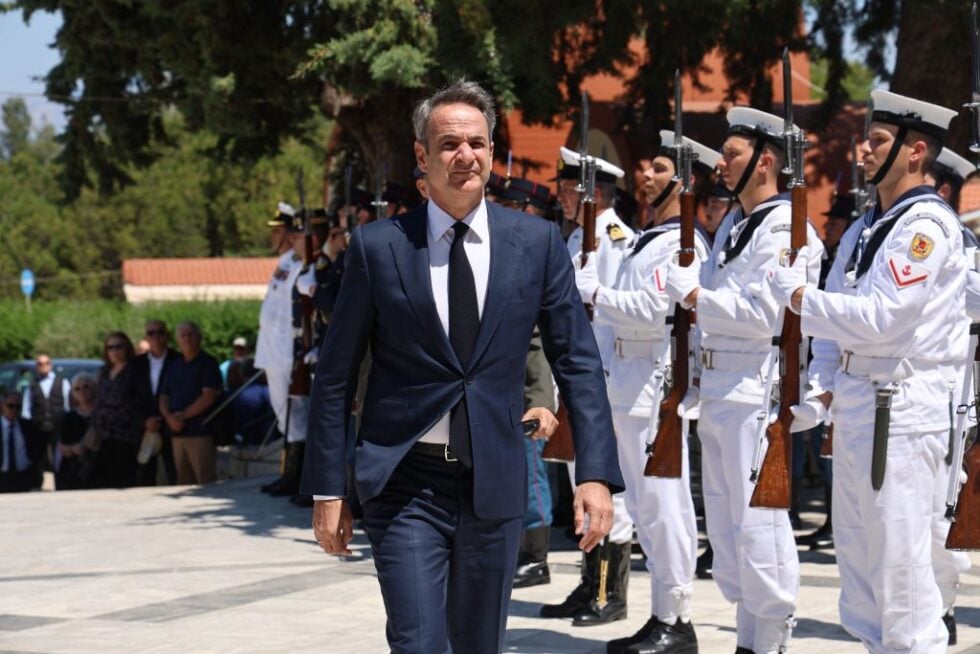 Το τελευταίο αντίο στον Γιώργο Σουφλιά: Παρόντες Μητσοτάκης, Καραμανλής και Παυλόπουλος [εικόνες]