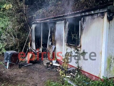 Τραγωδία στην Κόνιτσα: Τα τέσσερα νεκρά αδέλφια ζούσαν στο κοντέινερ από τον σεισμό του 1996