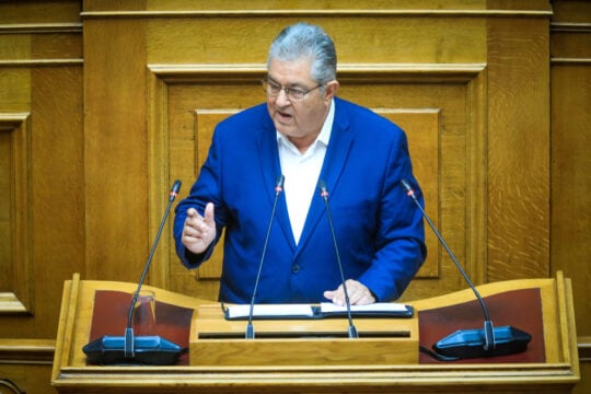 Κουτσούμπας από Βουλή: «Εκλογικός νόμος με χαρακτηριστικά παπατζή, ή αλλιώς εκλογικό τζογάρισμα»