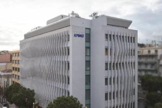 Έκθεση KPMG: Η Ελλάδα πρώτη στην ΕΕ-27 στη μείωση της κατανάλωσης παράνομων τσιγάρων και το 2025