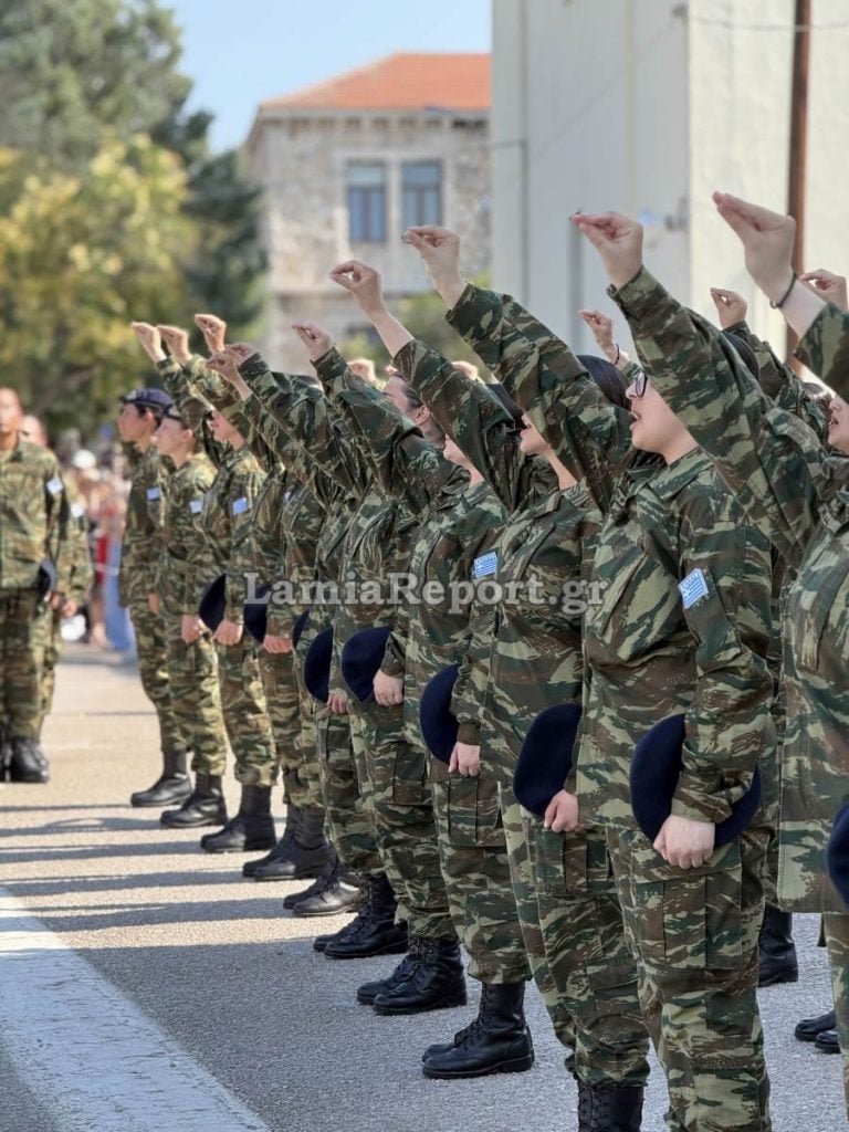 Λαμία: Ορκίστηκαν οι πρώτες γυναίκες εθελόντριες στον στρατό [εικόνες – βίντεο]