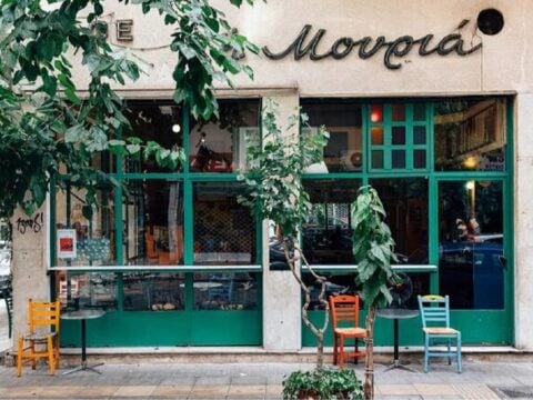 Η Μουριά: Ενα καφενείο 111 ετών που πρέπει να συνεχίσει να υπάρχει – Ψήφισμα για παρέμβαση στο υπουργείο Πολιτισμού