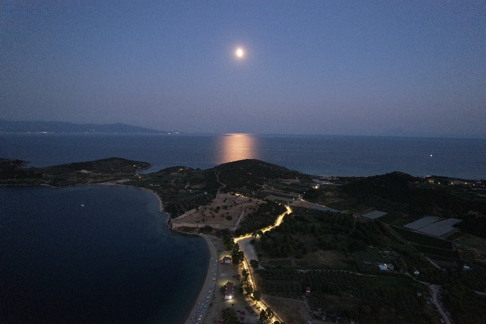 Η ακτογραμμή των 35 χλμ στην Ανατολική Μακεδονία: Αμμόλοφοι, καθαρά νερά και φυσική ηρεμία [εικόνες]