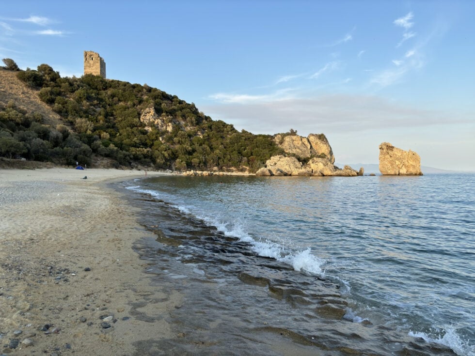 Η ακτογραμμή των 35 χλμ στην Ανατολική Μακεδονία: Αμμόλοφοι, καθαρά νερά και φυσική ηρεμία [εικόνες]