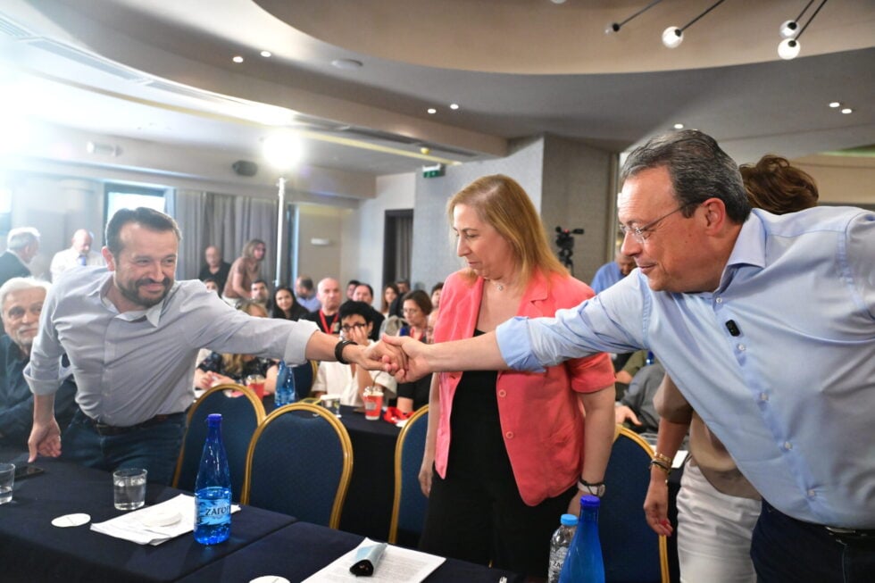 Βολές Παππά κατά Φάμελλου: «Δεν θα σιωπήσω για να κρατήσω τη θέση όταν έχουμε αυτή τη δημοσκοπική καθίζηση»