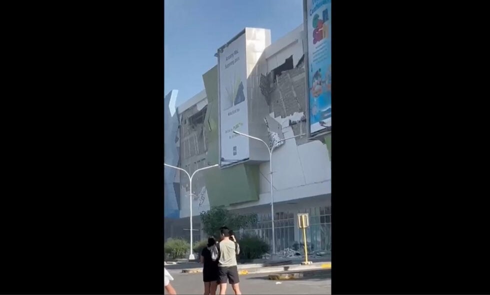 Ισχυρός σεισμός 7,8 βαθμών στις Φιλιππίνες: Τουλάχιστον 8 νεκροί, κατέρρευσαν κτίρια [βίντεο]