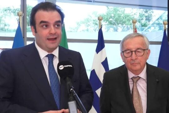 Συνάντηση Πιερρακάκη – Γιούνκερ: «Κανείς δεν πίστευε ότι Έλληνας ΥΠΟΙΚ θα βρισκόταν στο τιμόνι του Eurogroup»