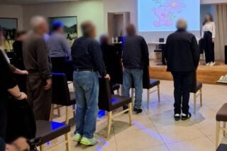 Ο αθέατος αγώνας απέναντι στην άνοια – Η καθημερινή μάχη αξιοπρέπειας χιλιάδων οικογενειών [εικόνες]