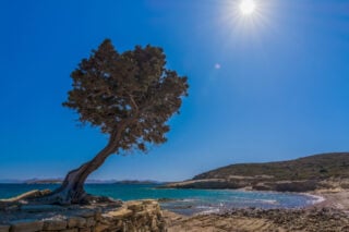 Οι Times «ανακαλύπτουν» το ελληνικό νησί των μύθων, των θρύλων και των τιρκουάζ νερών