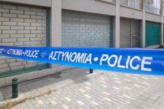 Κύπρος: Πατέρας 4 παιδιών ο αστυνομικός που πυροβόλησε τη σύζυγό του – Διασωληνωμένη παραμένει η 46χρονη