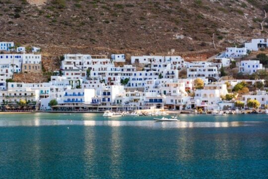 Σίφνος: Πρωτοβουλία του δήμου για προσέλκυση γιατρών – Δίνει σπίτι, επίδομα και εισιτήρια