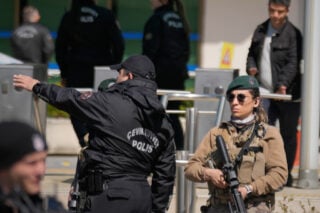 Τουρκία: Στη φυλακή οι υπεύθυνοι για τον θάνατο τετραμελούς οικογένειας από εντομοκτόνο