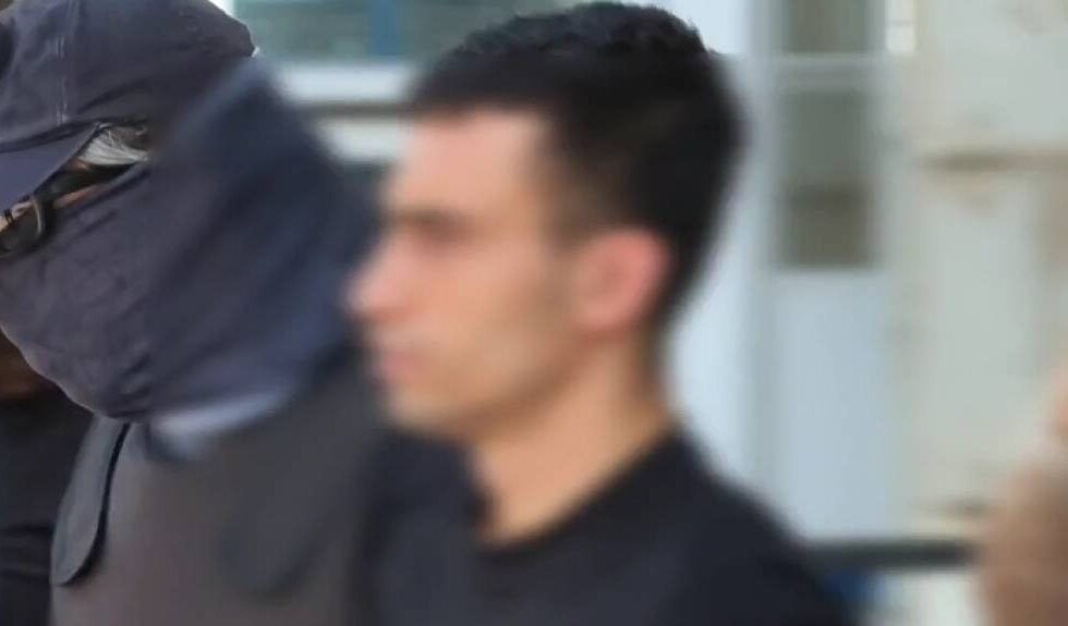 Δολοφονία στα Εξάρχεια: Στην Ευελπίδων ο 28χρονος Τούρκος – Το δίκτυο των Airbnb και η αποτυχημένη διαφυγή [βίντεο]