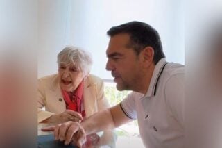 Ο Αλέξης Τσίπρας και η γνωστή ηθοποιός «Θεοπούλα» / facebook