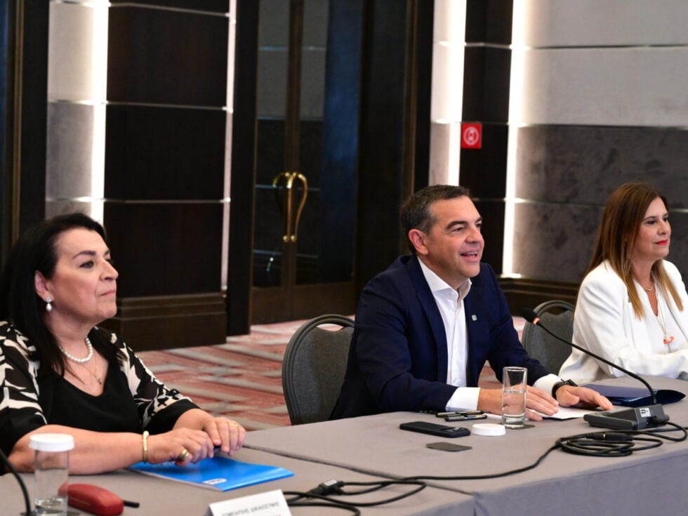 Τσίπρας στους τομεάρχες της ΕΛΑΣ: «Φέρνουμε μια νέα ηθική που δεν υποκλίνεται στη γοητεία της εξουσίας»