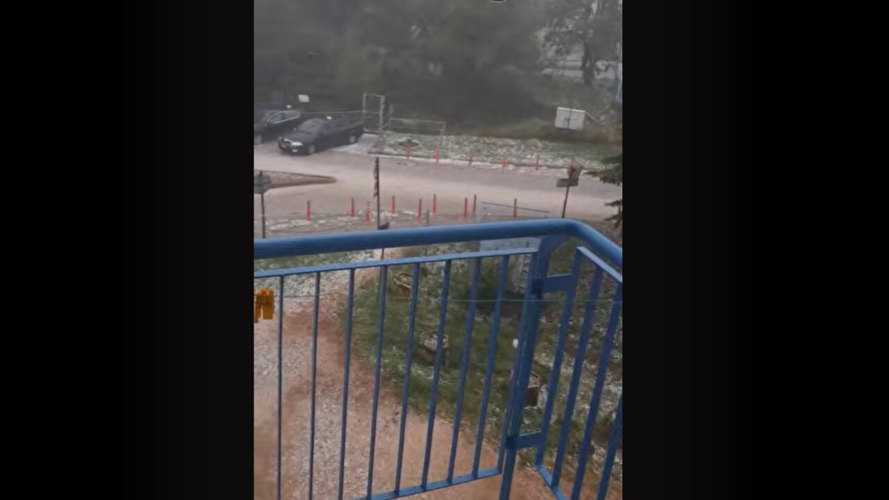 Σφοδρό καλοκαιρινό μπουρίνι με χαλάζι σάρωσε τα Ιωάννινα: Ζημιές σε καλλιέργειες και οχήματα [βίντεο]